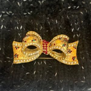 Vintage Macys Holiday Lane Gold Tone Ribbon Brooch